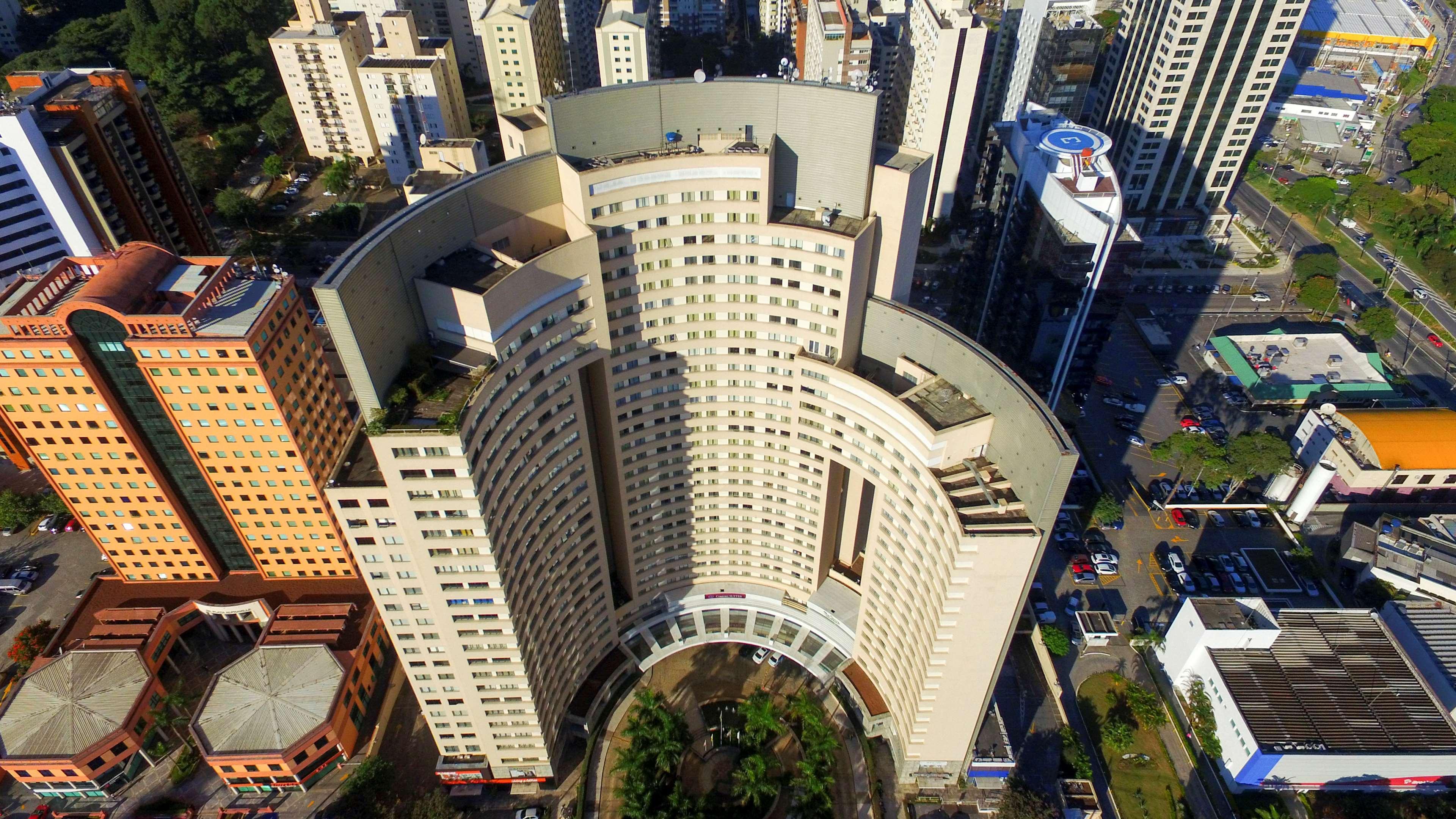 Radisson Alphaville Barueri Exterior foto Aerial view of the hotel