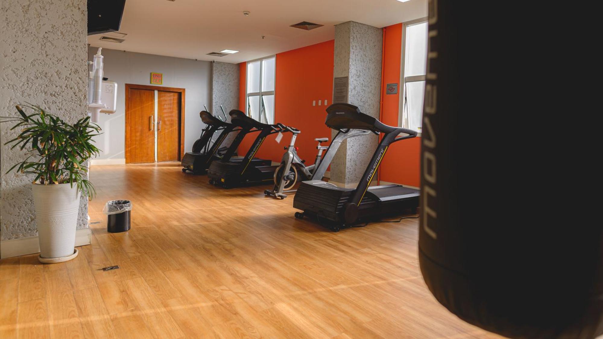 Radisson Alphaville Barueri Exterior foto The gym at the hotel