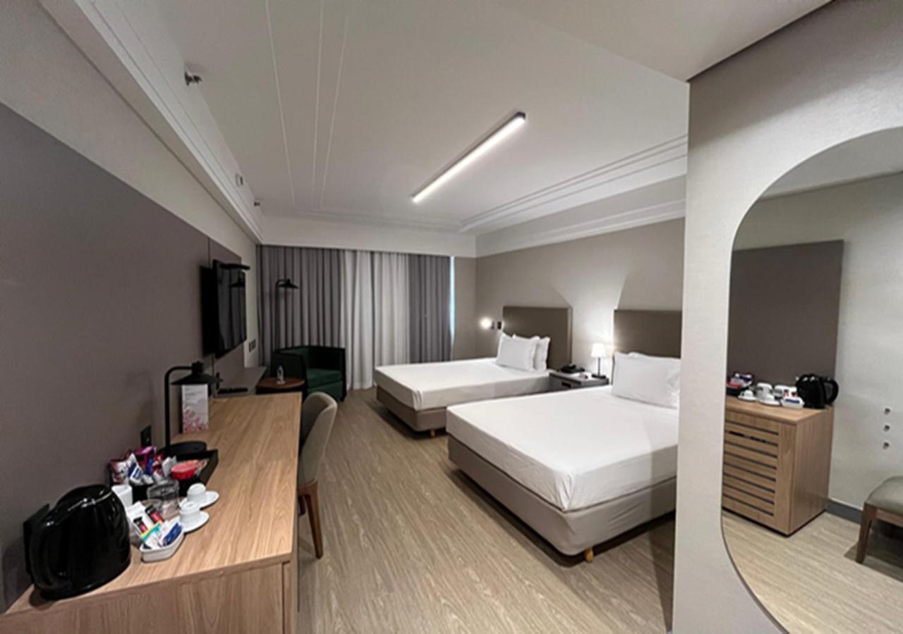 Radisson Alphaville Barueri Exterior foto A room at the hotel
