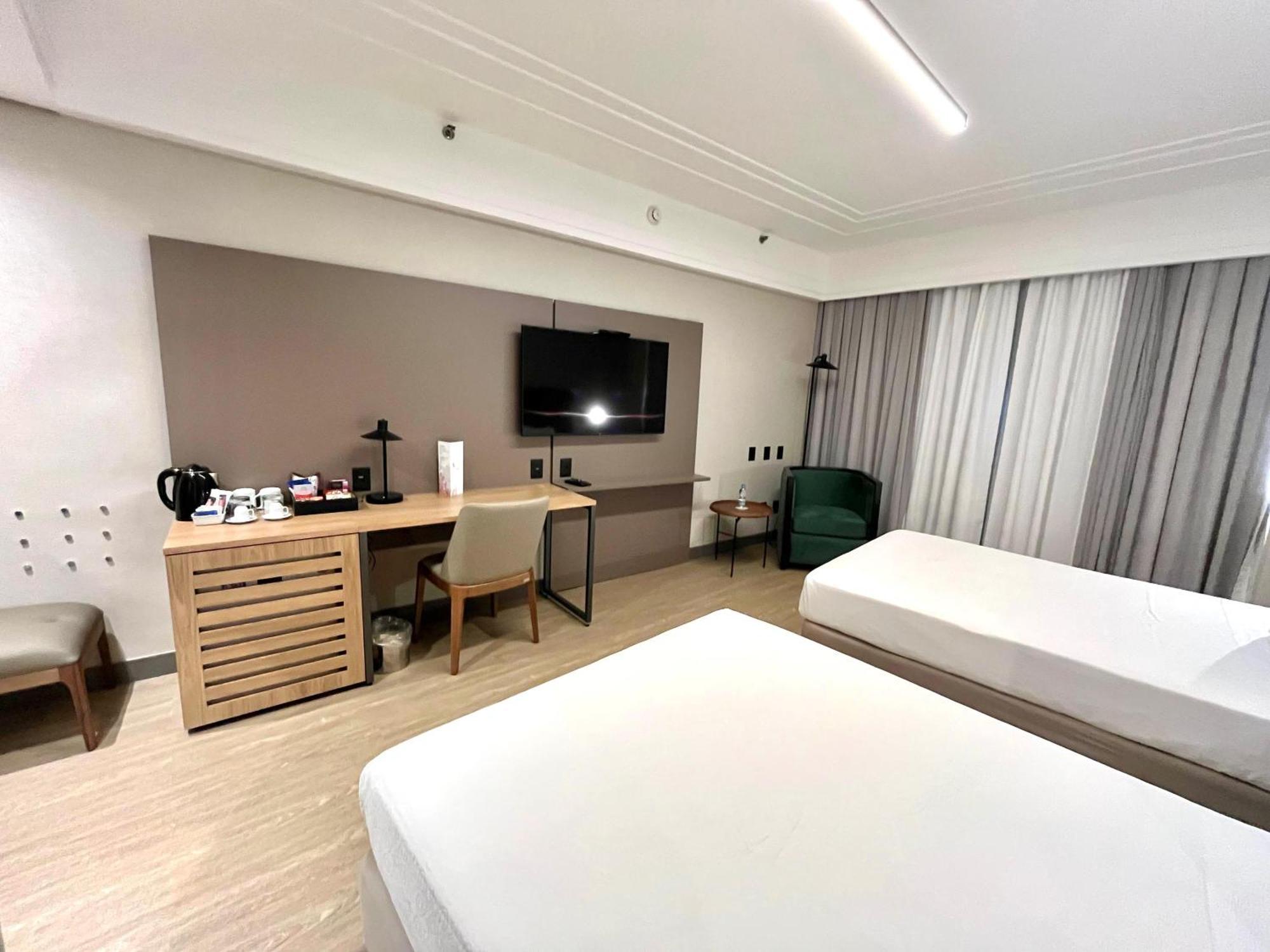 Radisson Alphaville Barueri Exterior foto A room at the hotel