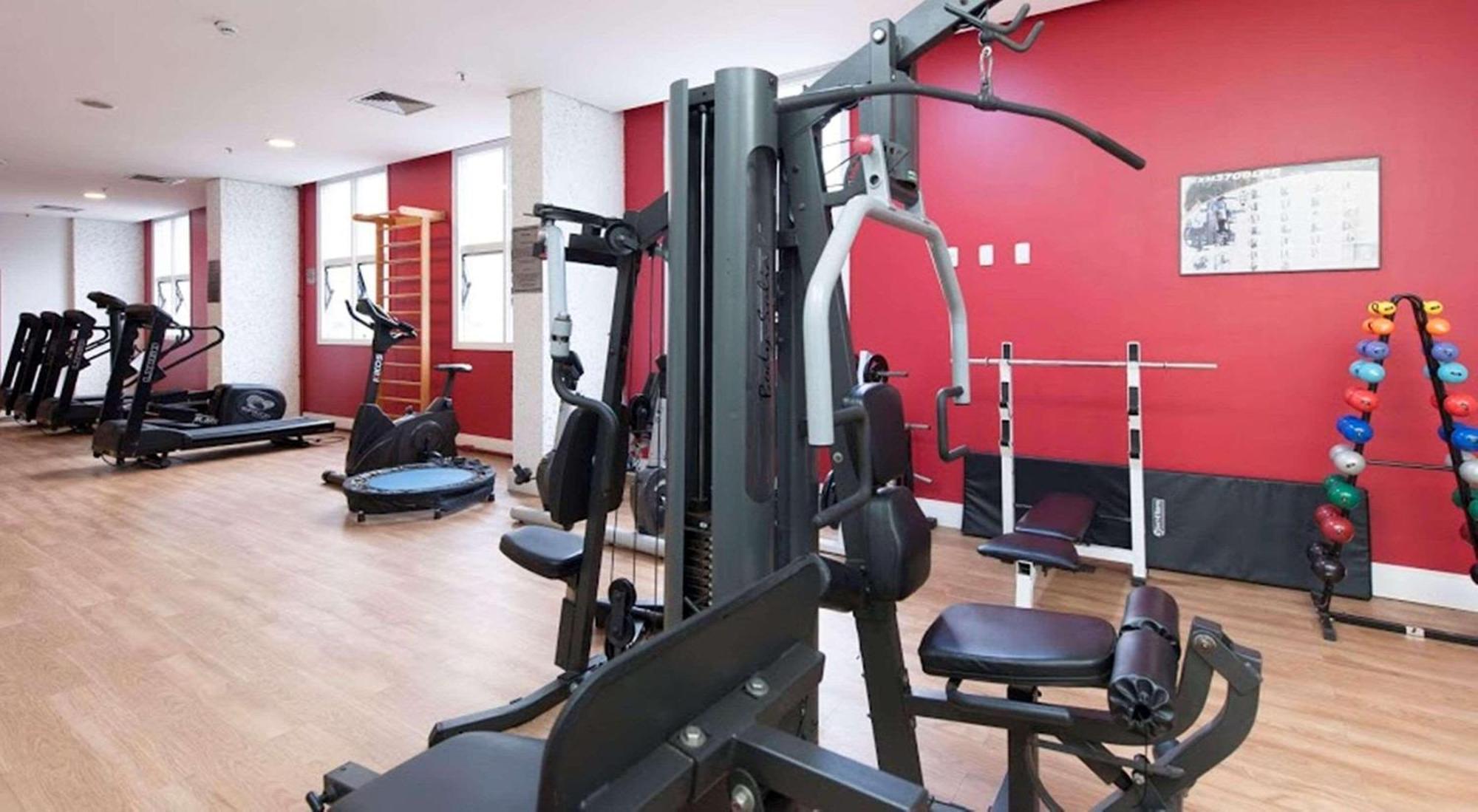 Radisson Alphaville Barueri Exterior foto A typical gym